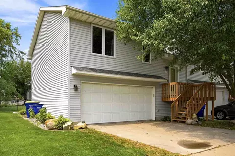 408 Sugar Creek Ln, North Liberty, IA 52317