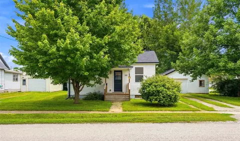 518 S 8th Ave, Washington, IA 52353