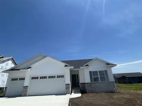 100 S Seven Oaks Rd, North Liberty, IA 52317