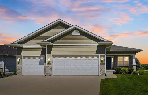 10 N Sunset Dr, North Liberty, IA 52317