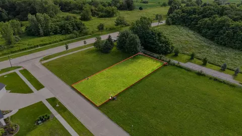 1464 Tamarack Trl, Iowacity, IA 52245