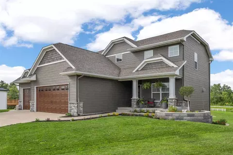 1050 Grouse Ct, North Liberty, IA 52317