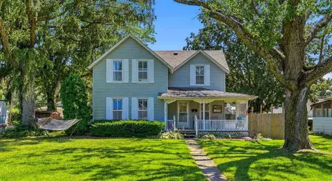 323 Gamble St, Columbus Junction, IA 52738
