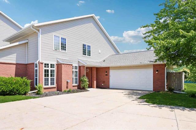 42 Pentire Cir, Iowa City, IA 52245