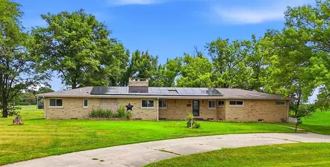 110 E Washington St, North English, IA 52316