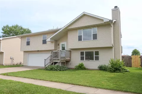 1917 Lakeside Dr, Iowa City, IA 52240