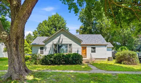 205 E Vine St, Crawfordsville, IA 52621