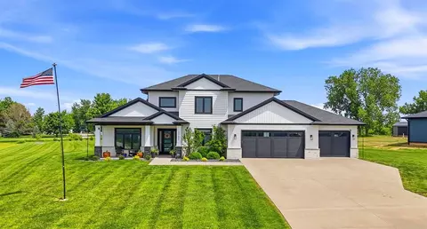 2985 127th Dr, Amana, IA 52203
