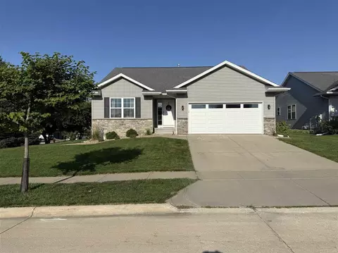 1864 Mackinaw Dr, Iowa City, IA 52245