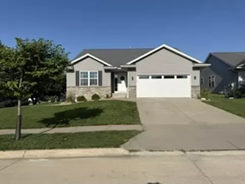 1864 Mackinaw Dr, Iowa City, IA 52245