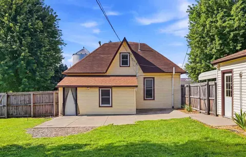 Exterior - 131 E 2nd St, Riverside, IA 52327 photo 9 of 10