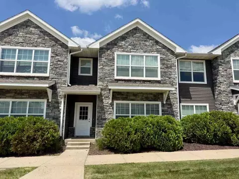 4926 Raleigh Ln, Iowa City, IA 52245