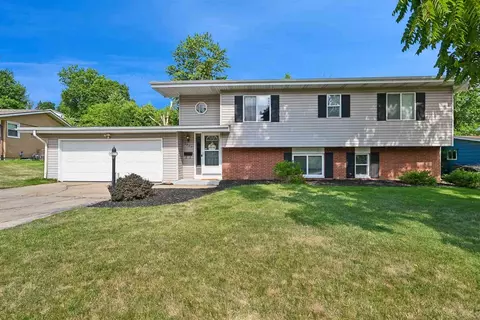 3729 NE Northwood Dr, Cedar Rapids, IA 52402