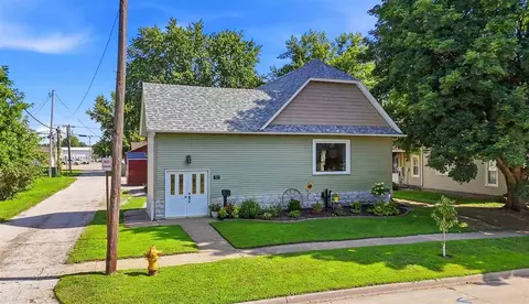 Exterior - 302 E 2nd St, Washington, IA 52353 photo 8 of 9