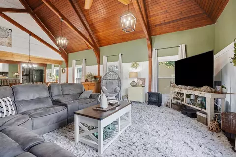 Living - 302 E 2nd St, Washington, IA 52353 photo 1 of 3