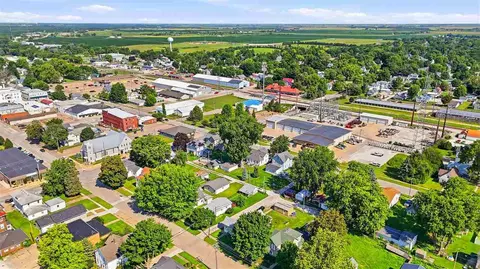 View/Area - 302 E 2nd St, Washington, IA 52353 photo 9 of 11