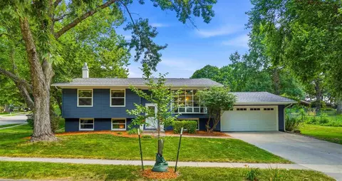152 N Westminster St, Iowa City, IA 52245