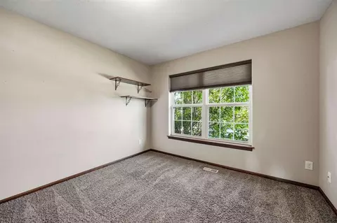Bedroom - 2050 Hillside Dr, Ely, IA 52227 photo 3 of 6