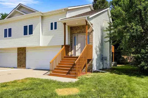 2042 Northland Cir, Coralville, IA 52241