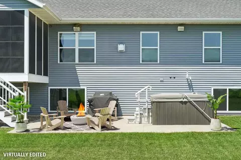 Exterior - 3065 Ridgeview Dr, Ely, IA 52227 photo 4 of 4
