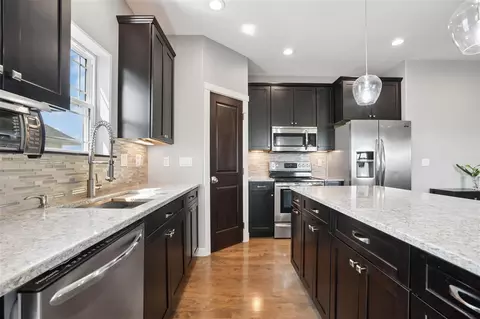 Kitchen - 3065 Ridgeview Dr, Ely, IA 52227 photo 4 of 5