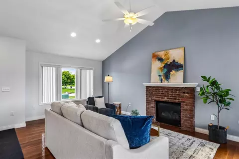 1960 Sherman Dr, Iowa City, IA 52240