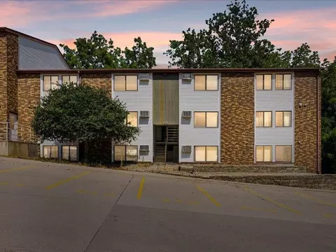 812 Benton Dr #14, Iowa City, IA 52246