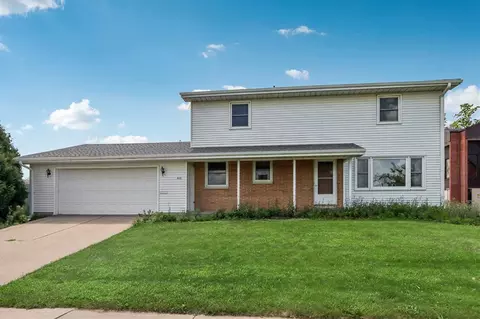 Exterior - 809 18th Ave SW, Cedar Rapids, IA 52404 photo 2 of 4