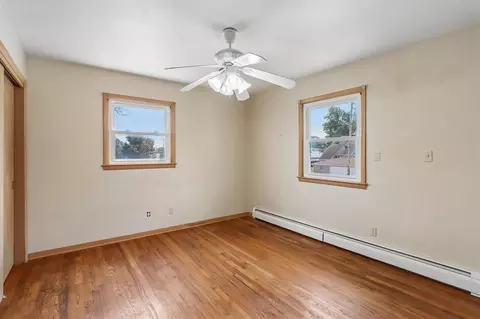 Bedroom - 809 18th Ave SW, Cedar Rapids, IA 52404 photo 3 of 11