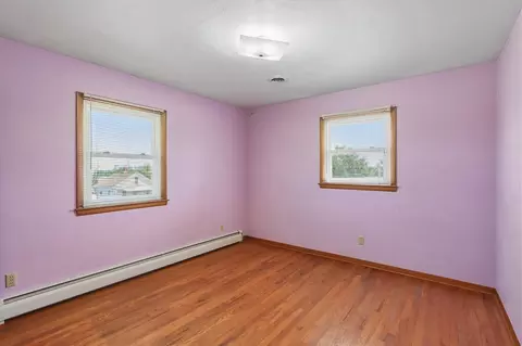 Bedroom - 809 18th Ave SW, Cedar Rapids, IA 52404 photo 6 of 11