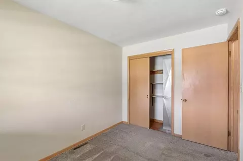 Bedroom - 809 18th Ave SW, Cedar Rapids, IA 52404 photo 2 of 11