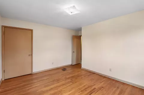 Bedroom - 809 18th Ave SW, Cedar Rapids, IA 52404 photo 11 of 11