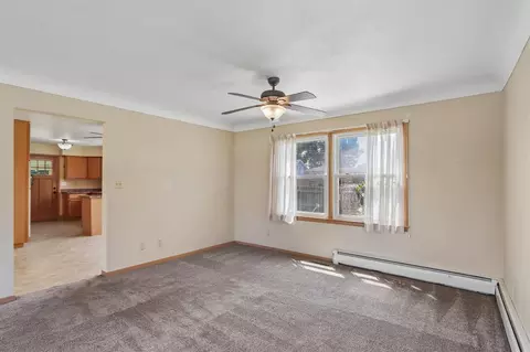 Living - 809 18th Ave SW, Cedar Rapids, IA 52404 photo 5 of 5