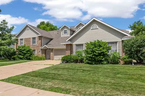 129 Cayman St, Iowa City, IA 52245