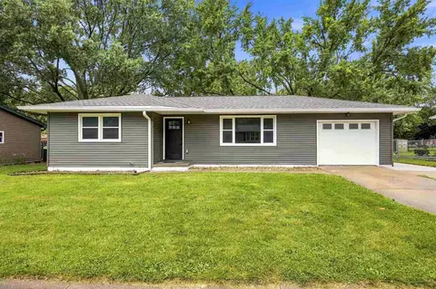1917 California Ave, Iowa City, IA 52240