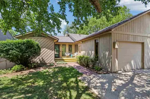 2068 S Ridge Dr, Coralville, IA 52241