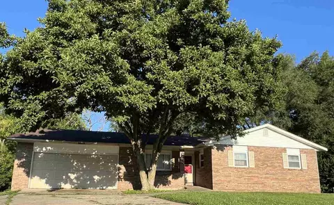 1010 16th Ave, Coralville, IA 52241