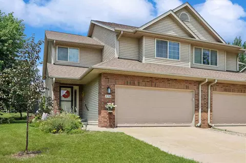 110 E Weston Dr, North Liberty, IA 52317