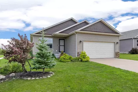 6303 Deer Stone Dr SW, Cedar Rapids, IA 52404
