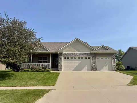 660 Berkshire Ln, North Liberty, IA 52317
