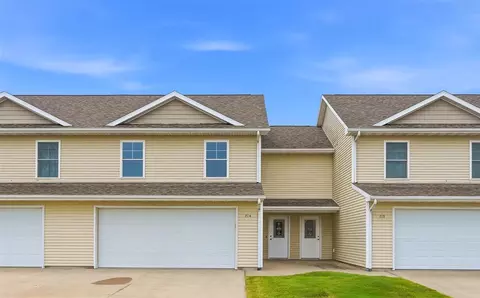 714 W 3rd St, Kalona, IA 52247