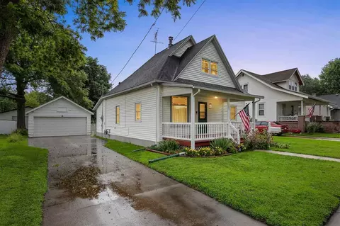 288 W Randolph St, Marengo, IA 52301