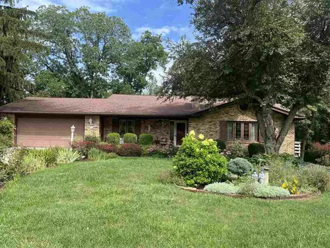 1506 Olde Hickory Ln, Coralville, IA 52241
