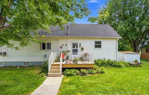 120 N Knisel St, Riverside, IA 52327