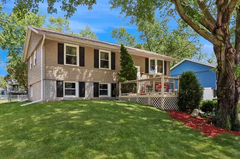 46 Regal Ln, Iowa City, IA 52240