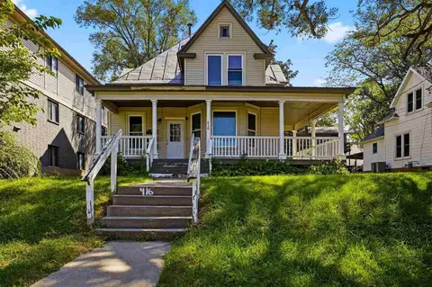 416 S Dodge St, Iowa City, IA 52240