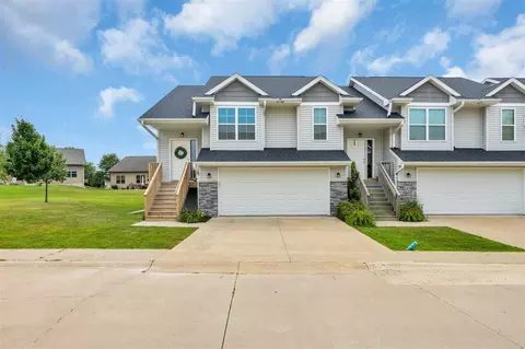 351 Cypress Ct, Solon, IA 52333