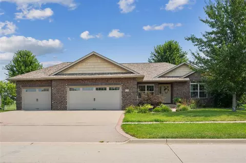 830 Pheasant Ln, North Liberty, IA 52317