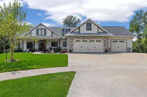 711 Owen Ct, Tiffin, IA 52340