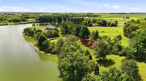 1008 Terrace Lake Ln, Crawfordsville, IA 52621